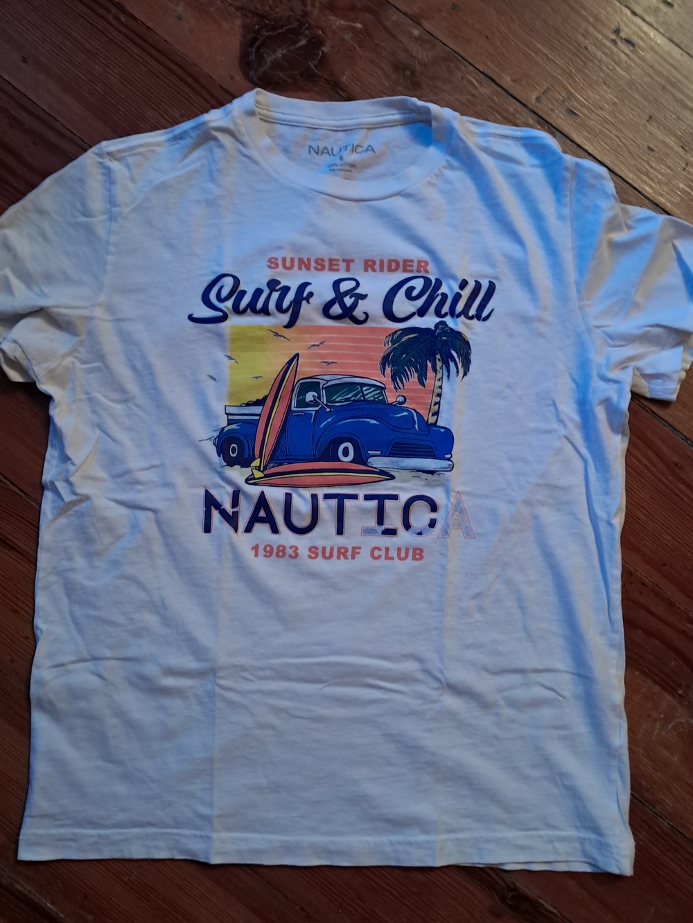 Nautica Men’s White 'Surf & Chill' Graphic Tee